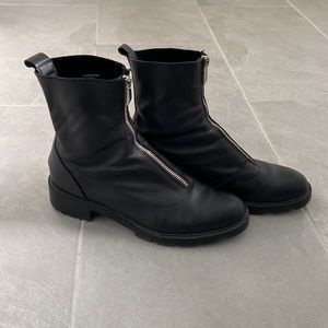 Zara Leather ankle boots with silver zippers